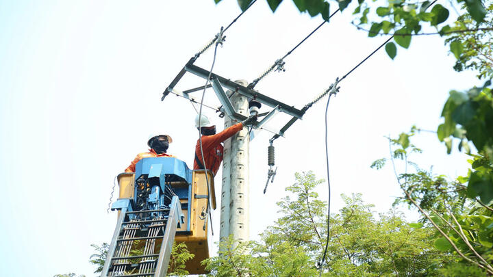 Công suất cực đại đạt 4.956 MW, tiêu thụ điện miền Trung lập đỉnh mới