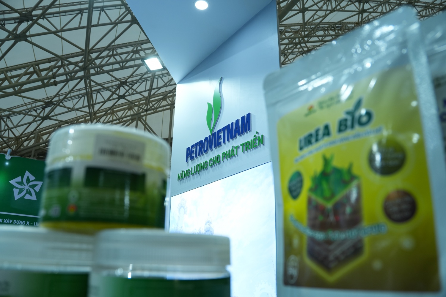 [Chùm ảnh] Petrovietnam sẵn sàng cho Hội chợ Mùa Thu 2025