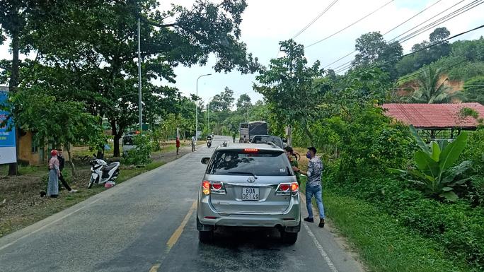 Lâm Đồng: Truy bắt 2 thanh niên vượt hàng loạt chốt kiểm dịch Covid-19 liên tỉnh - Ảnh 4. Lâm Đồng: Truy bắt 2 thanh niên vượt hàng loạt chốt kiểm dịch Covid-19 liên tỉnh - Ảnh 4.