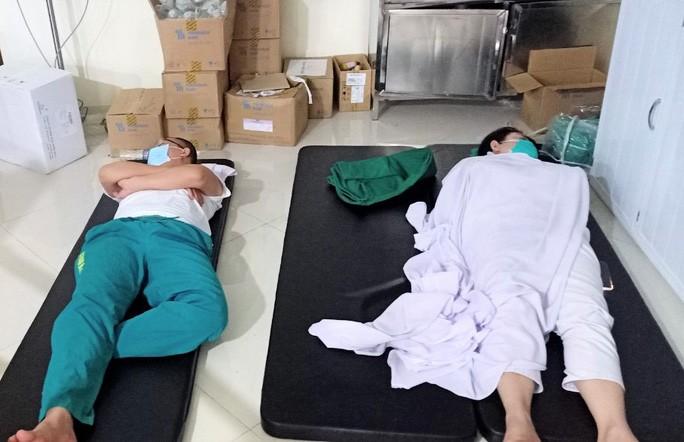 Cận cảnh các y, bác sĩ Thanh Hóa làm việc ở tâm dịch Covid-19 TP HCM - Ảnh 4. Cận cảnh các y, bác sĩ Thanh Hóa làm việc ở tâm dịch Covid-19 TP HCM - Ảnh 4.