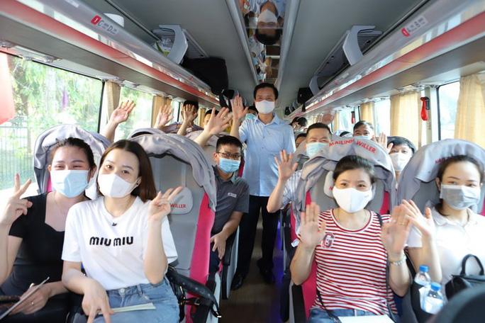 Cận cảnh các y, bác sĩ Thanh Hóa làm việc ở tâm dịch Covid-19 TP HCM - Ảnh 1. Cận cảnh các y, bác sĩ Thanh Hóa làm việc ở tâm dịch Covid-19 TP HCM - Ảnh 1.