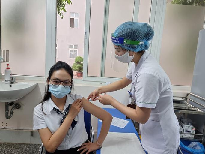 Hà Nội sẽ tiêm 200.000 mũi vắc-xin Covid-19/ngày: Ai được tiêm trước? - Ảnh 2. Hà Nội sẽ tiêm 200.000 mũi vắc-xin Covid-19/ngày: Ai được tiêm trước? - Ảnh 2.