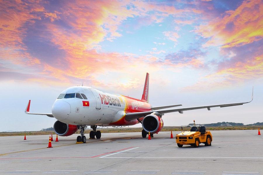 Vietjet tặng tuần vé 0 đồng, xét nghiệm miễn phí cho khách bay từ Hà Nội - TP.HCM - Ảnh 1