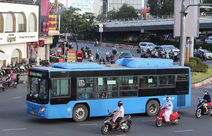 Xe buýt vẫn còn gây chán ngán: Chuẩn mực văn hóa khi di chuyển bằng xe buýt - Ảnh 1.