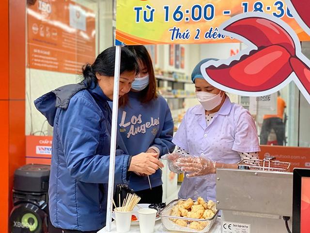 Người tiêu dùng háo hức mua hải sản xuất khẩu tại hệ thống NatuFood - Ảnh 2. Người tiêu dùng háo hức mua hải sản xuất khẩu tại hệ thống NatuFood - Ảnh 2.