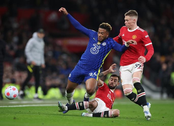 Ronaldo cứu thua, Man United chia điểm  Chelsea ở Old Trafford - Ảnh 1.