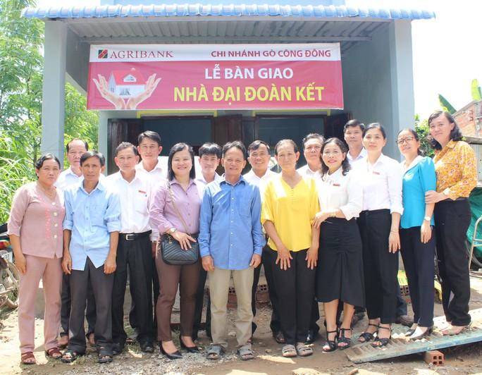 Agribank Tiền Giang trao tặng 5 căn nhà Đại đoàn kết - Ảnh 4.