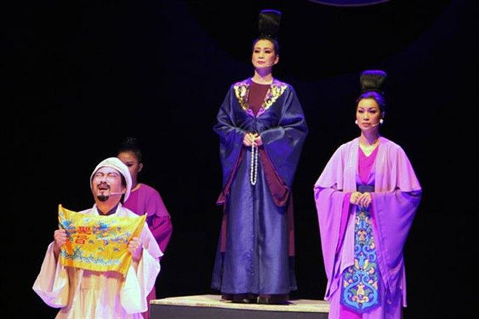 Sân khấu bắt tay với doanh nghiệp - Ảnh 1. Sân khấu bắt tay với doanh nghiệp - Ảnh 1.