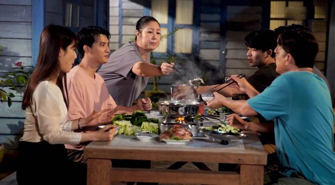 Hình tượng đa chiều của người mẹ trong phim - Ảnh 1. Hình tượng đa chiều của người mẹ trong phim - Ảnh 1.