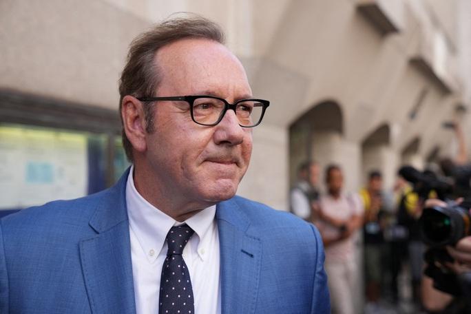 Tài tử Kevin Spacey không nhận tội tấn công tình dục đồng giới - Ảnh 2.