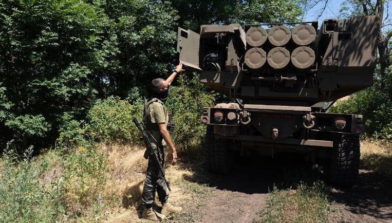 Mỹ cung cấp cho Ukraina hệ thống HIMARS, ngày 1.7.2022. Ảnh: AFP