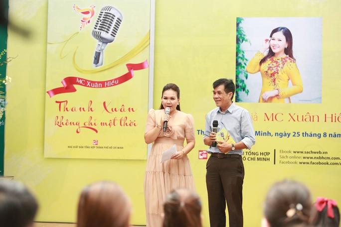 Nữ MC kỳ cựu ra mắt tập bút ký về thanh xuân - Ảnh 1.