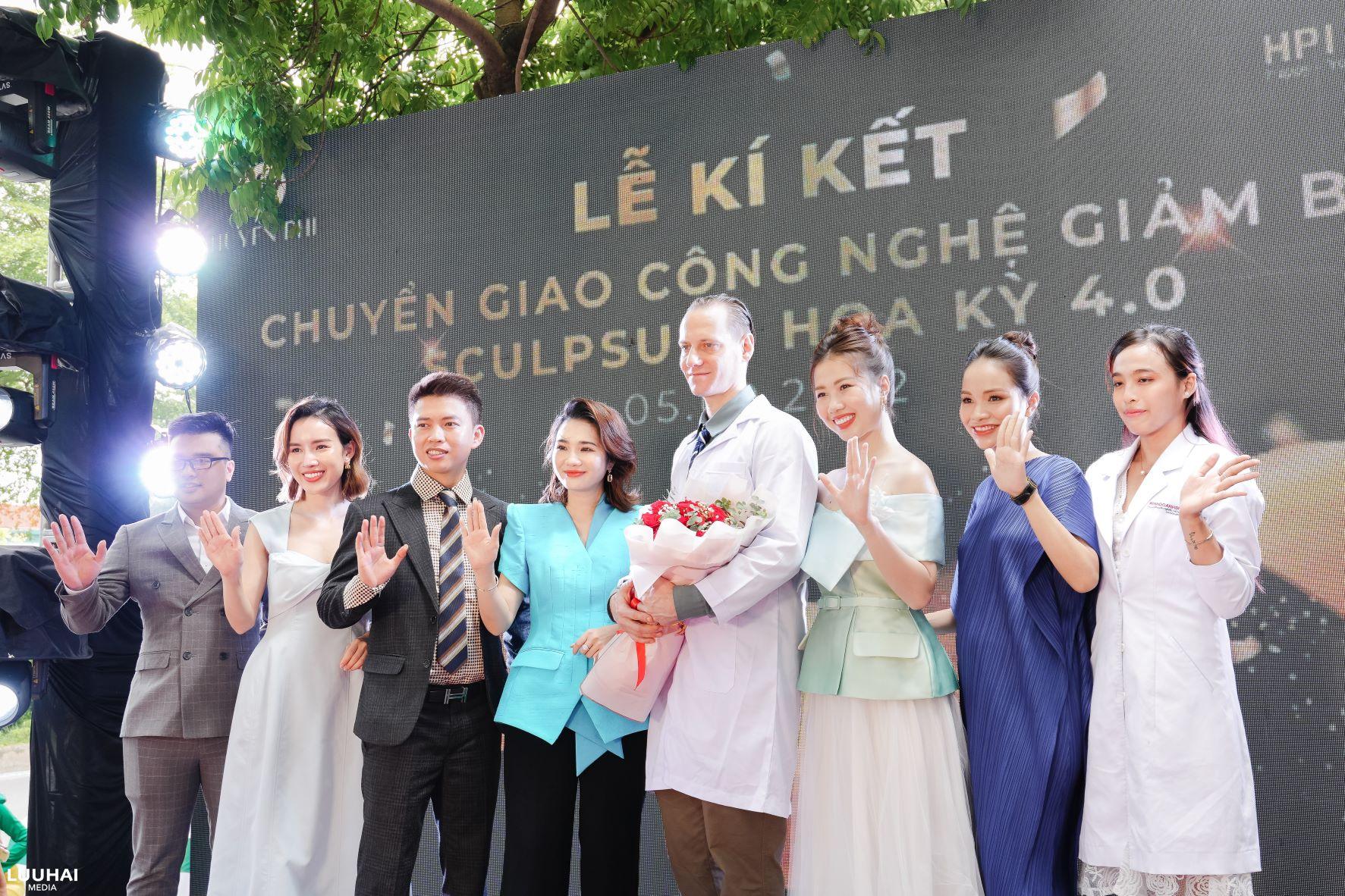 Huyền Phi Beauty Center chính thức khai trương tại Hà Nội - Ảnh 1.