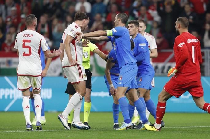 Hạ ngựa ô Hungary, tuyển Ý đoạt vé bán kết thứ ba Nations League - Ảnh 5.