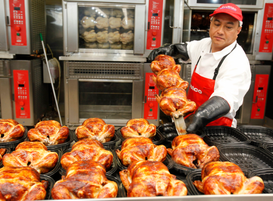 Bất chấp lạm phát, một chuỗi siêu thị Mỹ tuyên bố giữ nguyên giá combo đồ ăn 1,5 USD 'mãi mãi' - Ảnh 2. Bất chấp lạm phát, một chuỗi siêu thị Mỹ tuyên bố giữ nguyên giá combo đồ ăn 1,5 USD 'mãi mãi' - Ảnh 2.