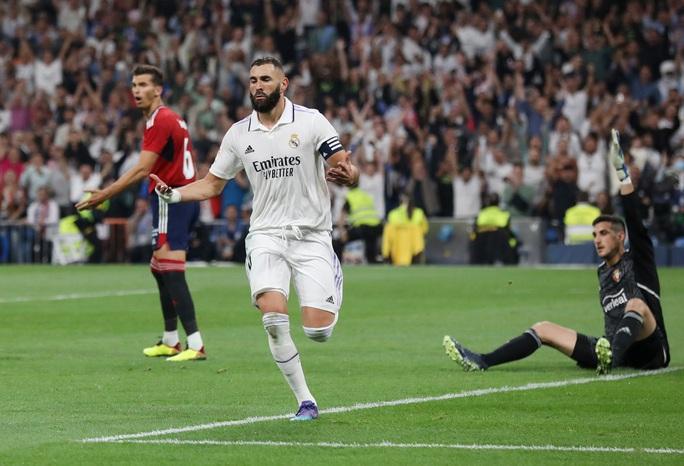 Tội đồ Benzema đá bay ngôi đầu của Real Madrid - Ảnh 7.