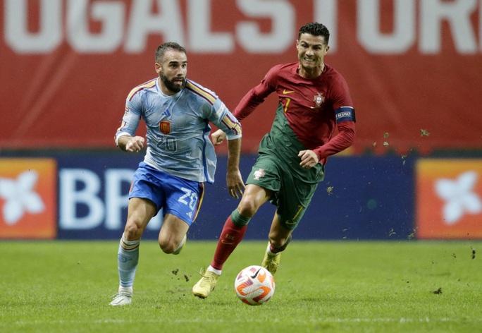 Ronaldo được bật đèn xanh, chờ chia tay Man United - Ảnh 6. Ronaldo được bật đèn xanh, chờ chia tay Man United - Ảnh 6.