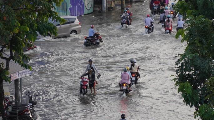 Cảnh báo ngập tại TP HCM trong chiều nay - Ảnh 1.