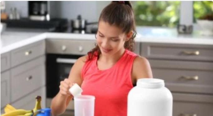 Nên uống trà xanh hay protein shake sau khi tập thể thao? - Ảnh 3.