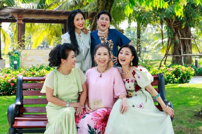 NSND Kim Xuân hội ngộ dàn diễn viên gạo cội trong phim sitcom mới - Ảnh 4.