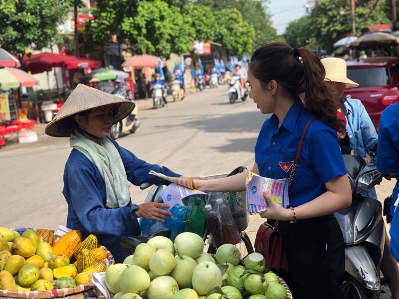 Vận động người dân tham gia bảo hiểm xã hội tự nguyện. Ảnh BHXH VN cung cấp