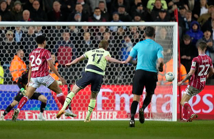 Man City vào tứ kết, các ông lớn Ngoại hạng áp đảo FA Cup - Ảnh 5.