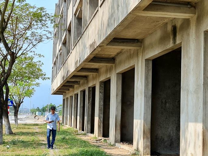 Hoàng loạt shophouse tiền tỉ ở Đà Nẵng ế ẩm, “đắp chiếu” chờ người mua - Ảnh 6.