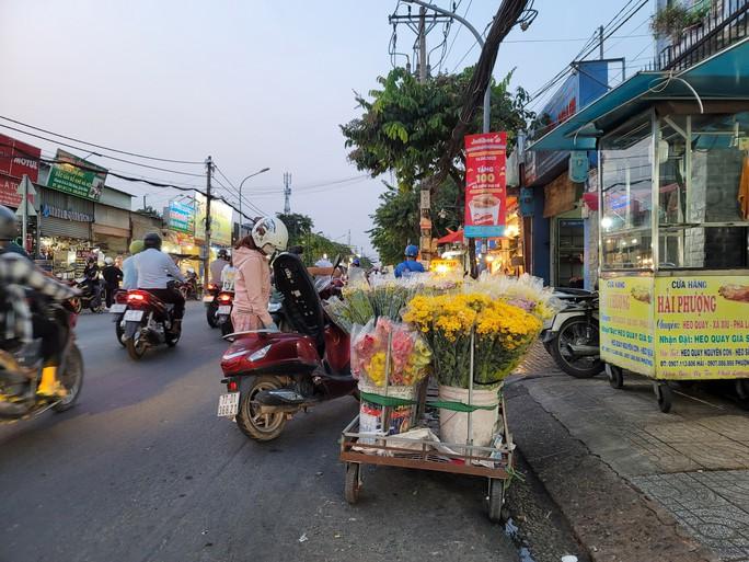 Hình ảnh hỗn loạn ở chợ chạy Hiệp Bình, TP Thủ Đức - Ảnh 3.