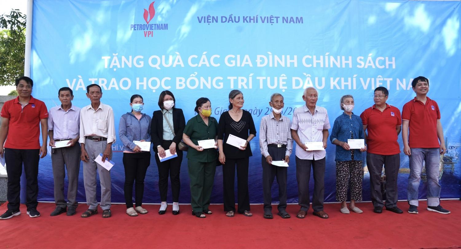 VPI tri ân các anh hùng liệt sĩ, tặng quà các gia đình chính sách tại TP. Phú Quốc