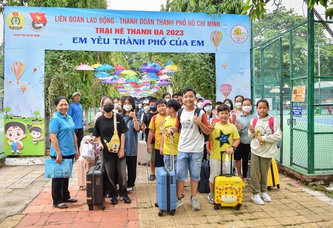 Sân chơi hè cho con CNVC-LĐ - Ảnh 1.