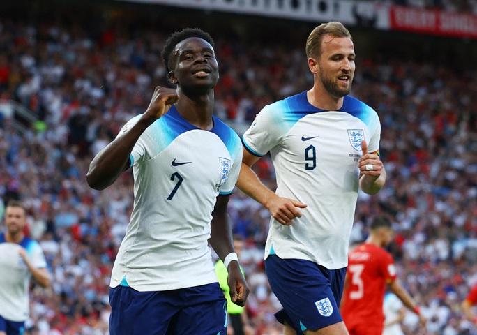 Mưa bàn thắng ở Old Trafford, tuyển Anh vùi dập Bắc Macedonia 7-0 - Ảnh 3.