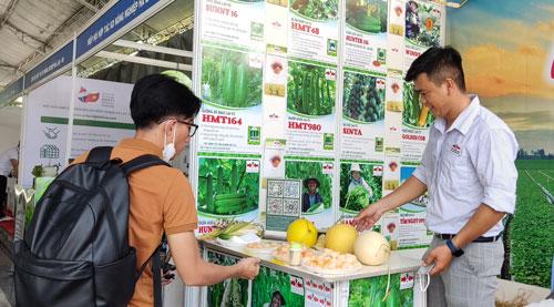 TP HCM đưa nông dân đi nước ngoài học tập kinh nghiệm  - Ảnh 1.