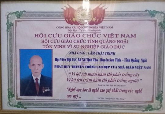 Thầy giáo làng xóa mù năm ấy - Ảnh 1.