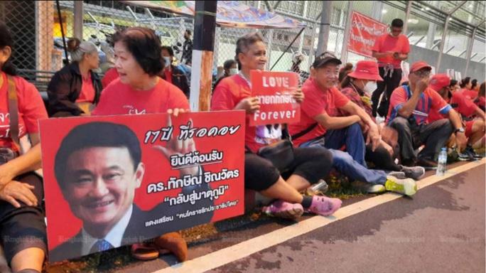 Cựu Thủ tướng Thaksin Shinawatra về tới Thái Lan - Ảnh 2.