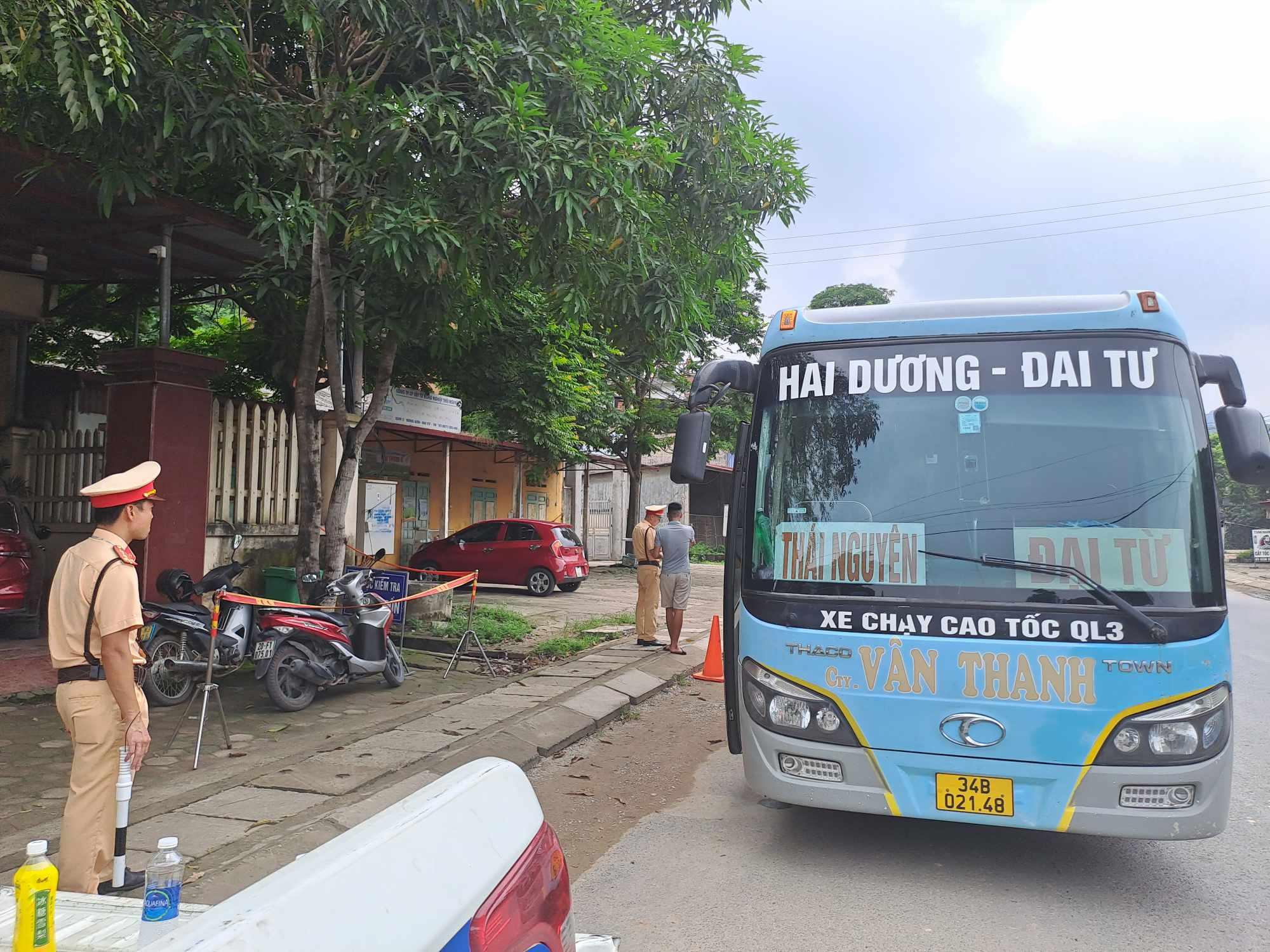 Một tuần xử lý trên 230 xe khách vi phạm ở Thái Nguyên