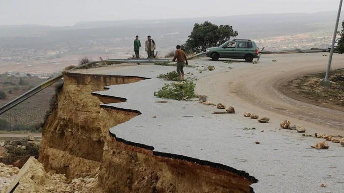 Lũ cuốn một phần thành phố ra biển, hơn 2.000 người nghi tử vong ở Libya - Ảnh 1.