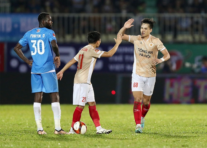 Kịch tính những trận đại chiến ở vòng 3 V-League - Ảnh 1.