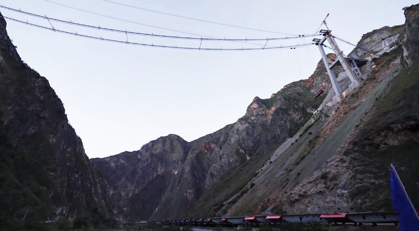 Trung Quốc dùng công nghệ tối tân xây cầu dây văng 1 trụ dài nhất thế giới, như ‘cần câu giữa trời’ khiến thế giới ngã mũ thán phục - Ảnh 7. Trung Quốc dùng công nghệ tối tân xây cầu dây văng 1 trụ dài nhất thế giới, như ‘cần câu giữa trời’ khiến thế giới ngã mũ thán phục - Ảnh 7.