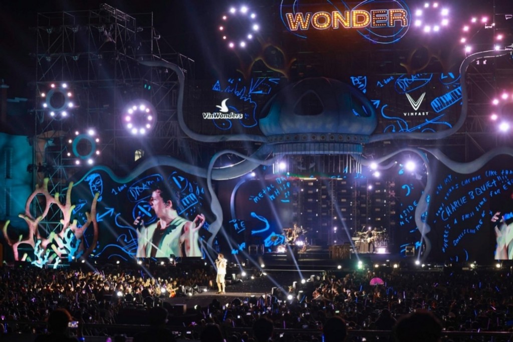 Charlie Puth trình diễn tại 8Wonder Nha Trang hồi tháng 7. Ảnh: 8Wonder.