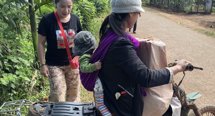 Cát Tường, Trung Dũng, Tiết Cương thăm bà con nghèo Gia Lai, Huế - Ảnh 8.