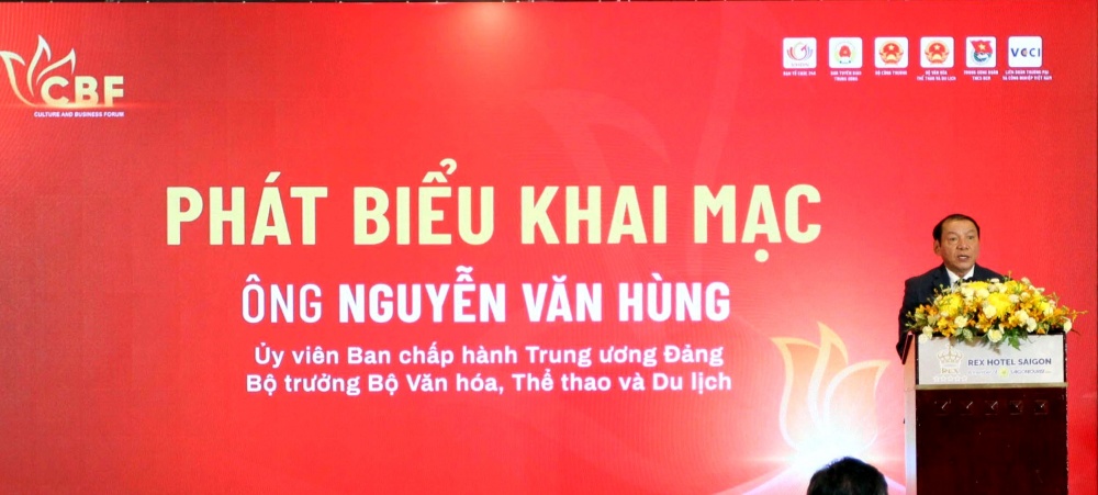 Ông Nguyễn Văn Hùng, Ủy viên BCH Trung ương Đảng, Bộ trưởng Bộ VHTTDL phát biểu khai mạc diễn đàn