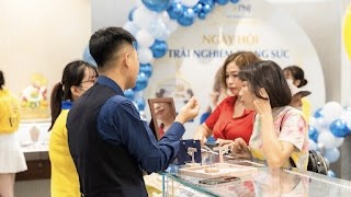 Khách hàng tham gia Ngày hội trang sức của PNJ (Ảnh: Bích Tuyền)