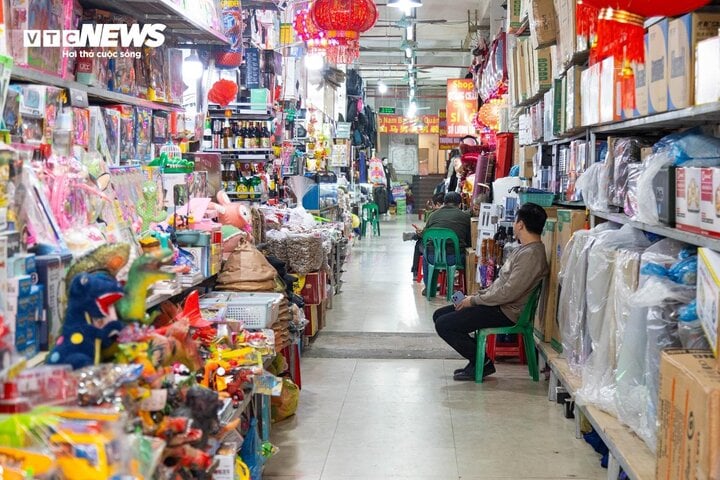 'Thiên đường mua sắm' vùng biên đìu hiu ngày cuối năm - Ảnh 15.