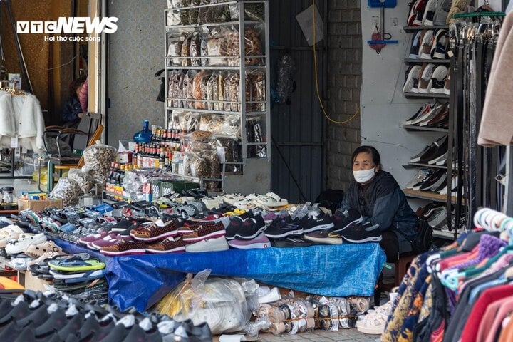 'Thiên đường mua sắm' vùng biên đìu hiu ngày cuối năm - Ảnh 14.