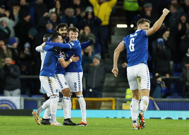 Siêu phẩm chốt 132 phút không bàn thắng, Everton đoạt vé đi tiếp FA Cup- Ảnh 3.