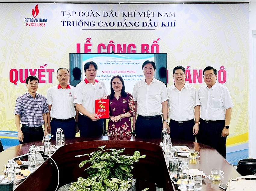 Đoàn Công tác Công đoàn DKVN đến thăm và làm việc với PV College