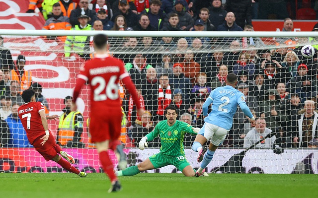 Liverpool chia điểm nghẹt thở với Man City, Arsenal hưởng lợi lớn- Ảnh 6.