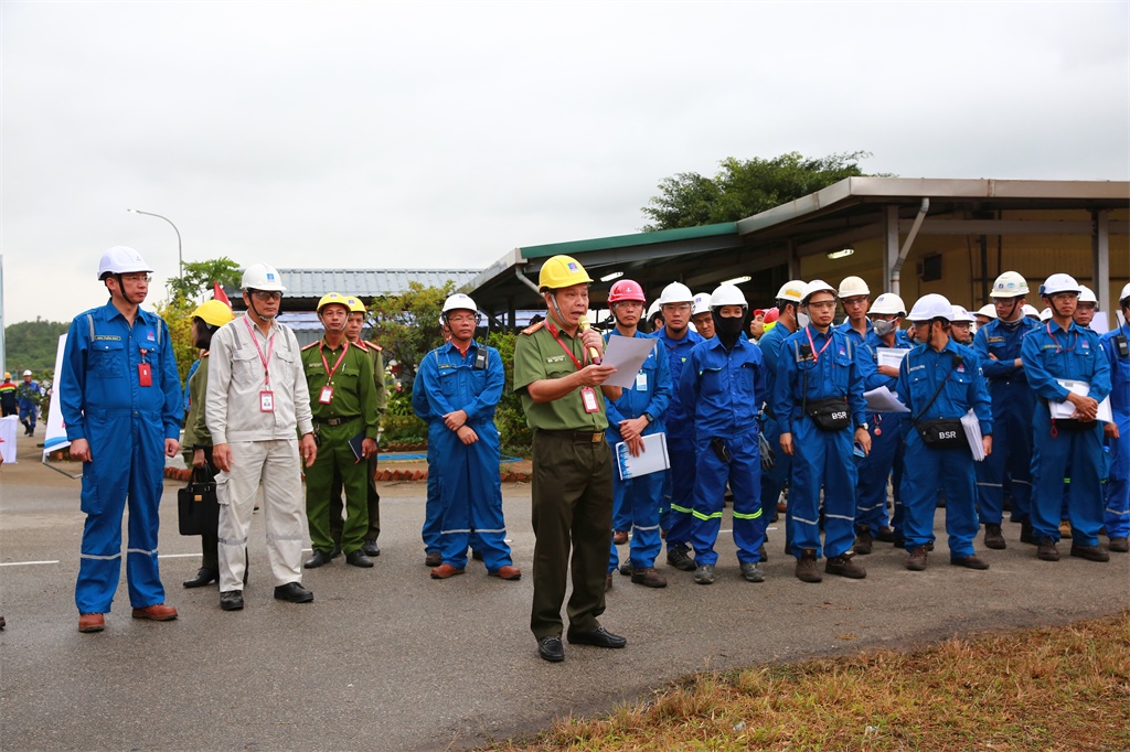 Công an tỉnh Quảng Ngãi phổ biến các quy định đảm bảo an ninh trật tự, an toàn trong BDTT lần 5 NMLD Dung Quất