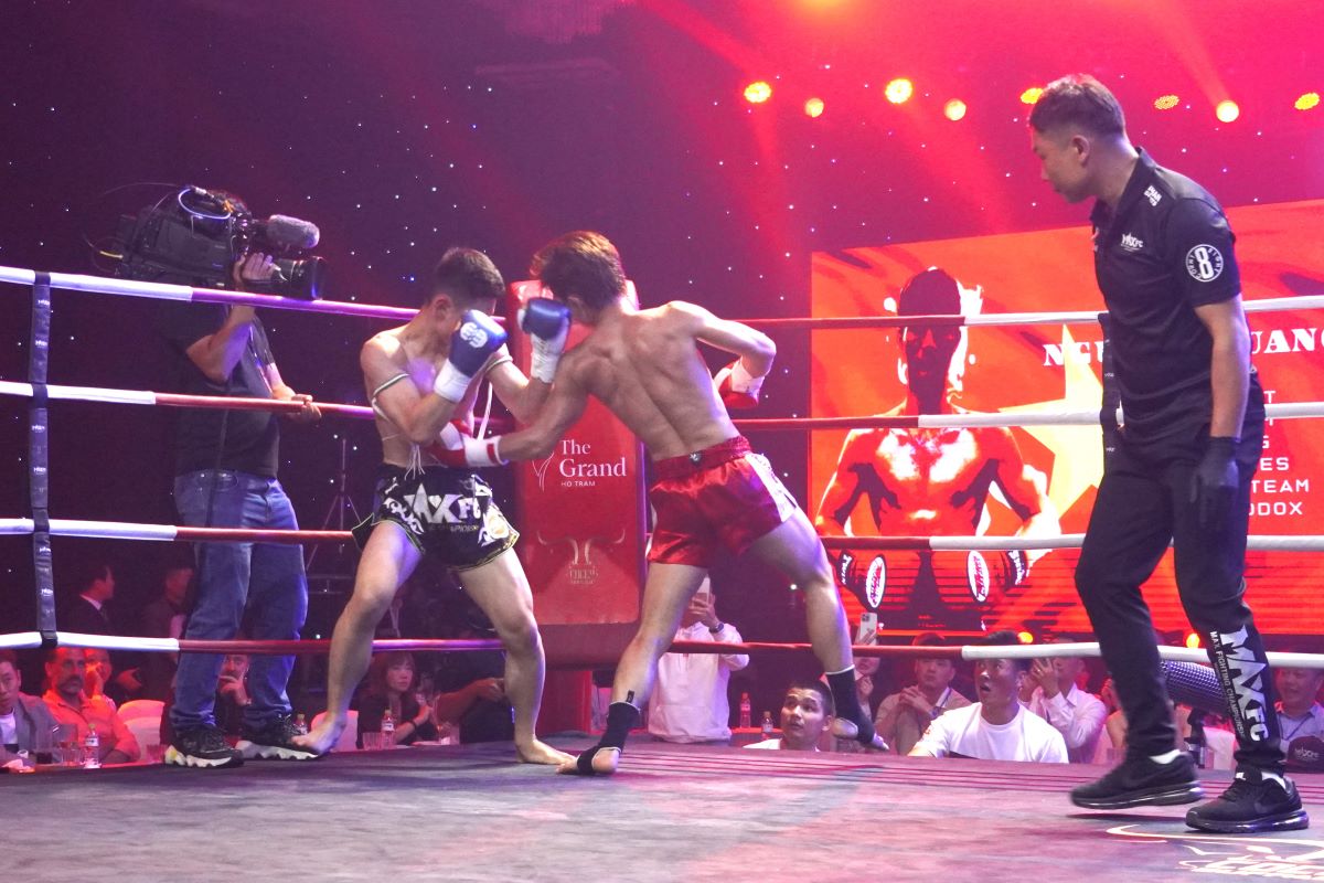 Quang Huy, Phương Thủy chiến thắng áp đảo tại sự kiện kickboxing MAXFC 26