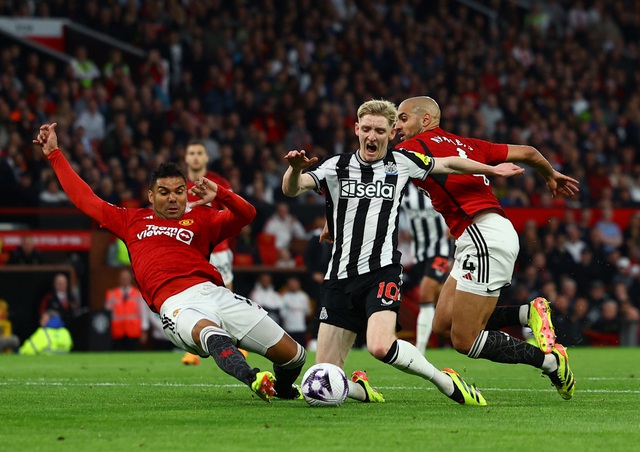 Thắng chật vật Newcastle, Man United sắp mất vé dự cúp châu Âu- Ảnh 4.